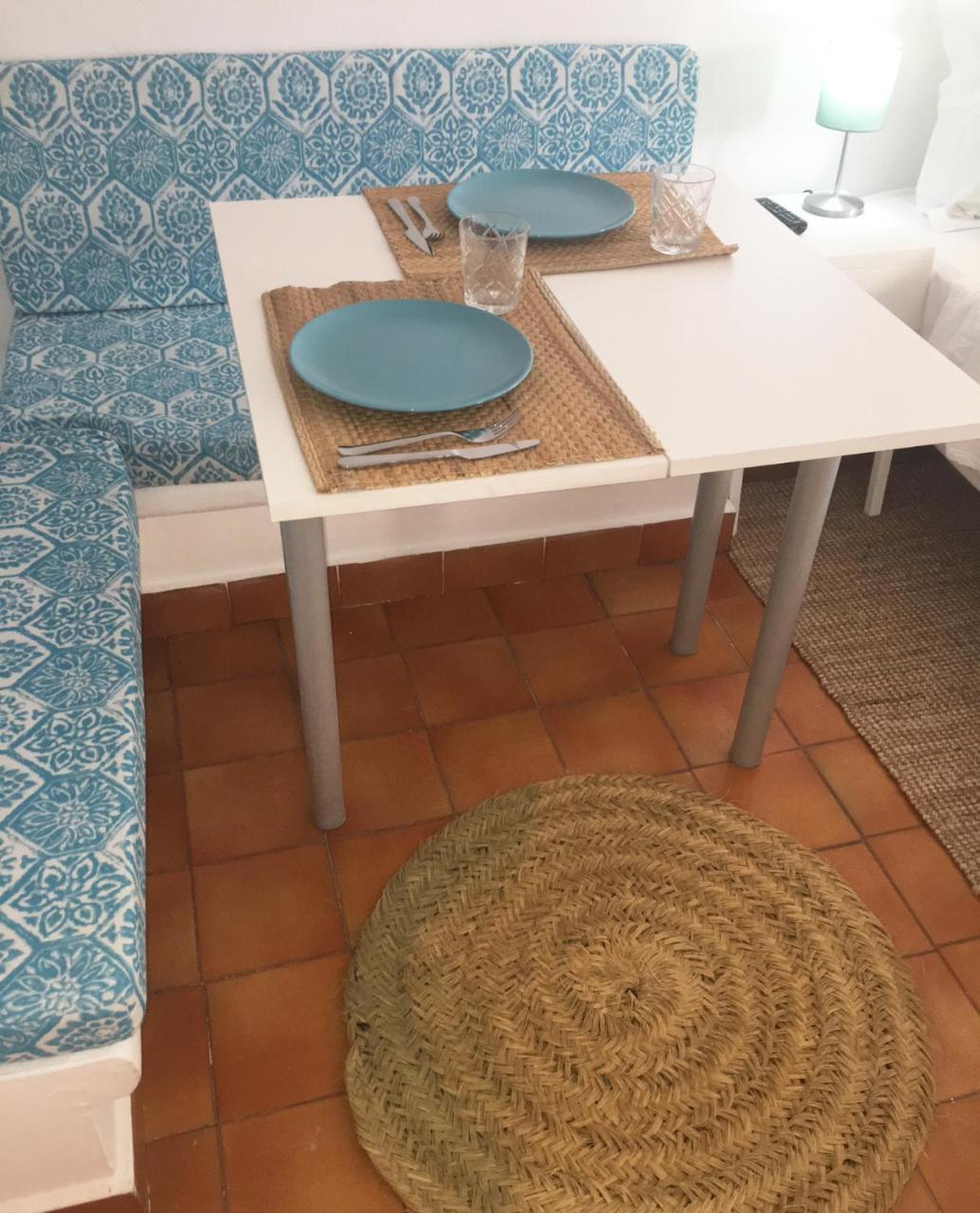 Apartamentos Albertos Санта Еулалия дел Рио Екстериор снимка