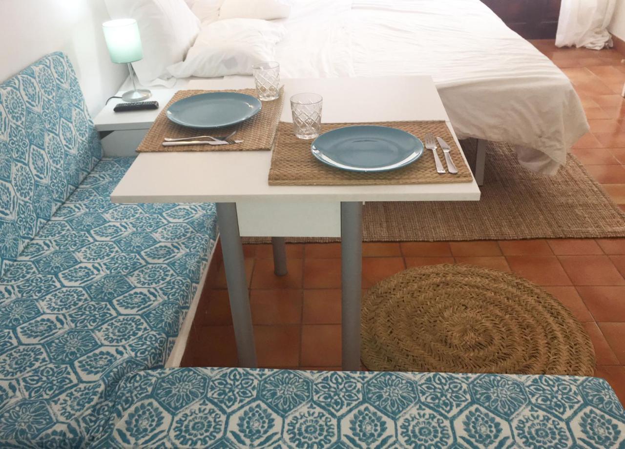 Apartamentos Albertos Санта Еулалия дел Рио Екстериор снимка