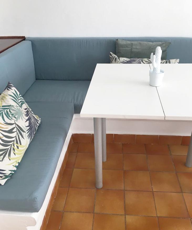 Apartamentos Albertos Санта Еулалия дел Рио Екстериор снимка