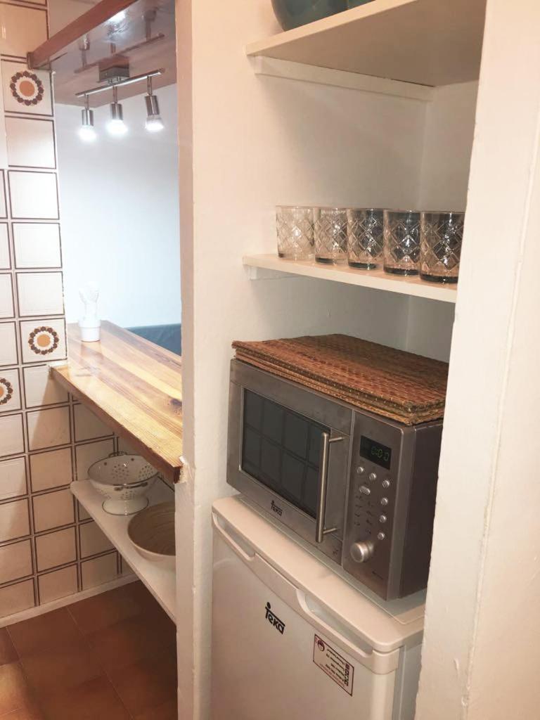 Apartamentos Albertos Санта Еулалия дел Рио Екстериор снимка