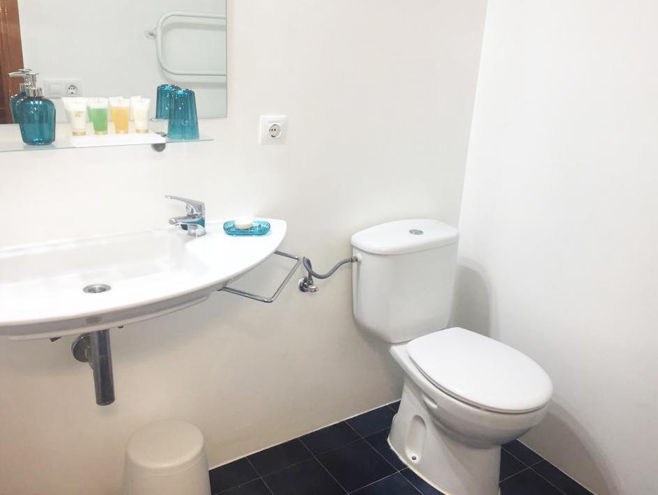 Apartamentos Albertos Санта Еулалия дел Рио Екстериор снимка
